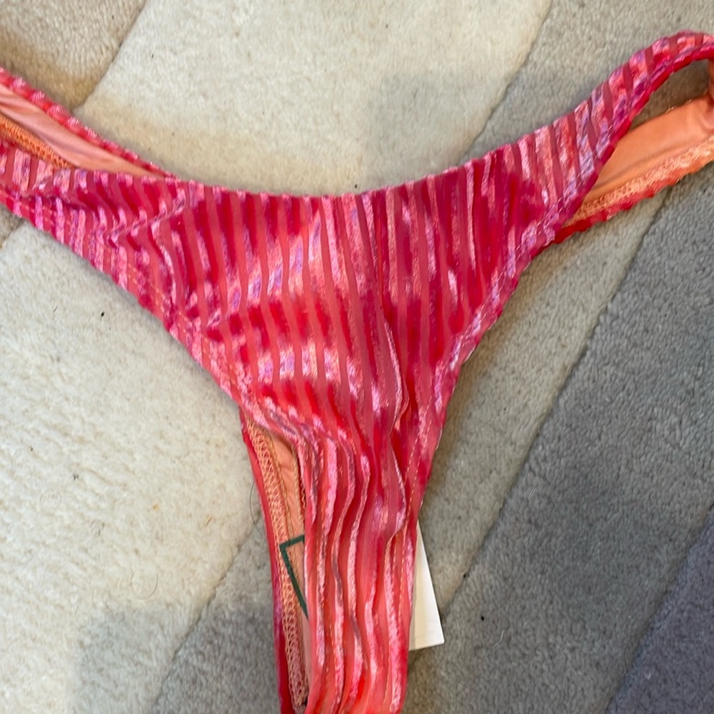 DIPPIN DAISYS SWIM - XS NWT PINK THONG BOTTOMS